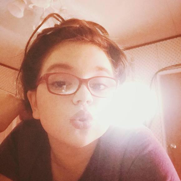 Meet your Posher, Alyssa danielle - Picture 1 of 1